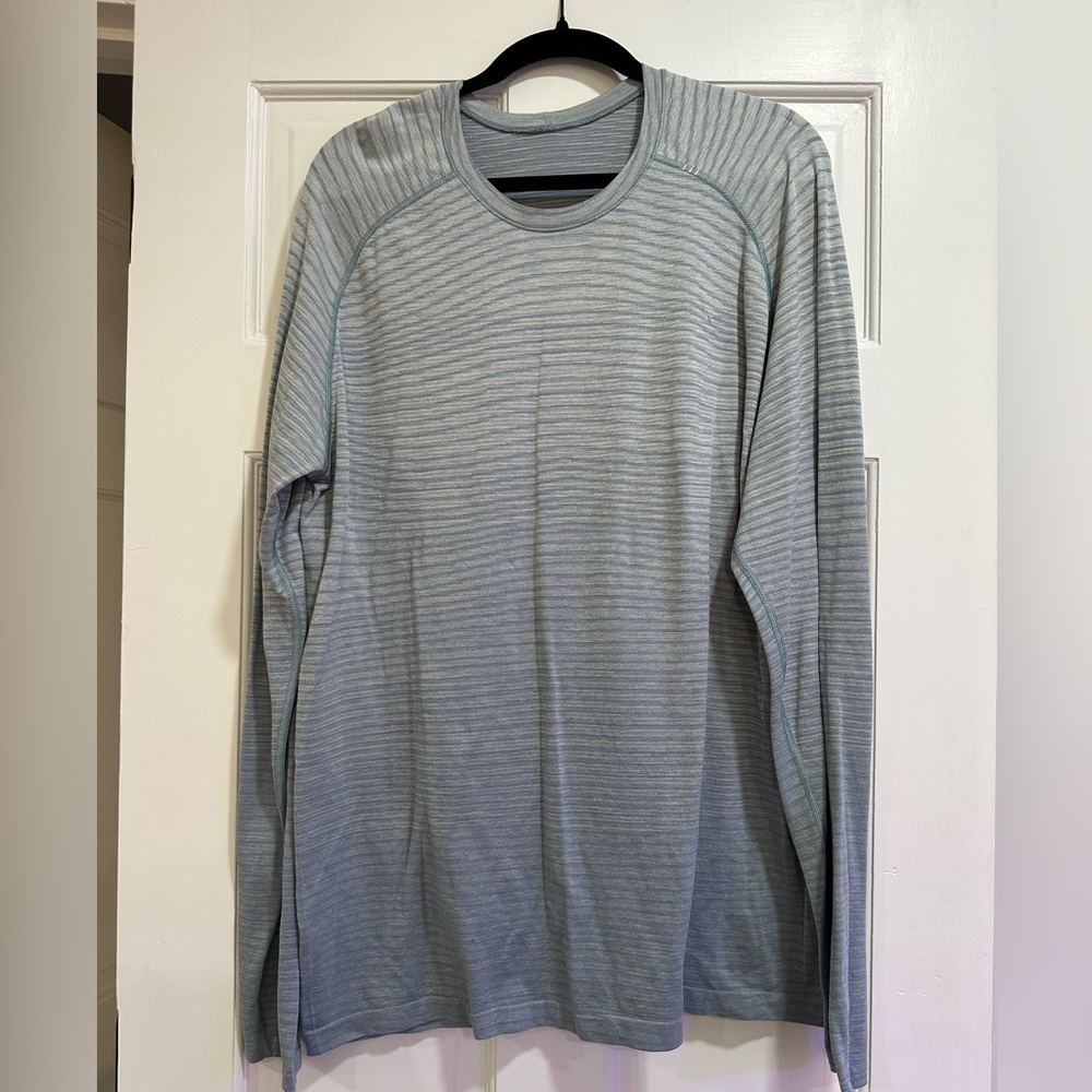 LULULEMON LONG SLEEVE ATHLETIC SHIRT Men’s XL Steel Blue Ombré EUC